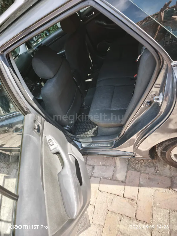 Toyota Avensis 2005