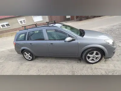 Opel Astra 2005 (miniatűr)