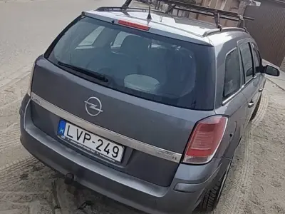 Opel Astra 2005 (miniatűr)