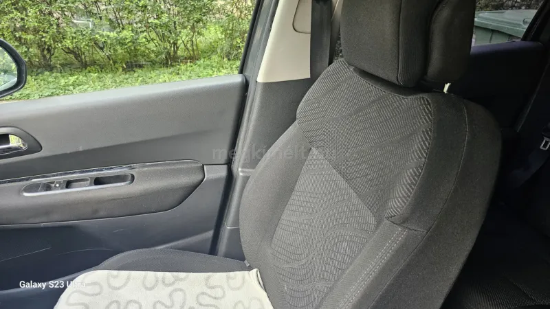Peugeot 3008 2011
