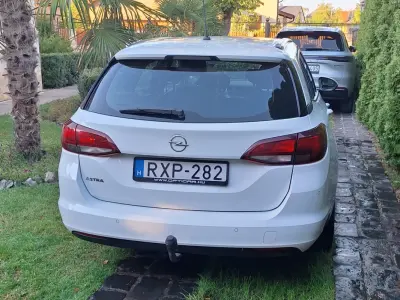 Opel Astra 2019 (miniatűr)