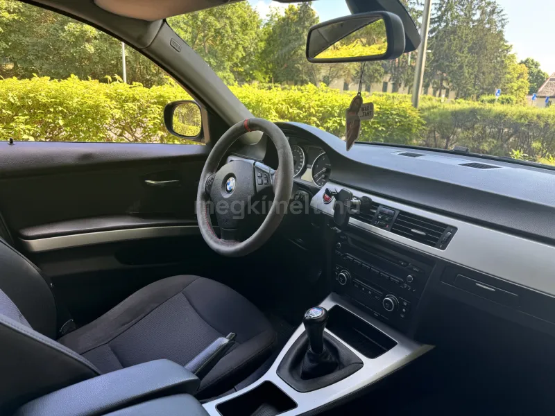 BMW 318 2009