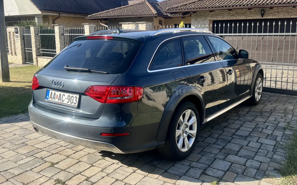 Audi A4 Allroad 2011