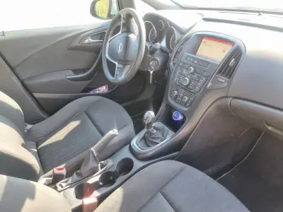 Opel Astra 2014 (miniatűr)