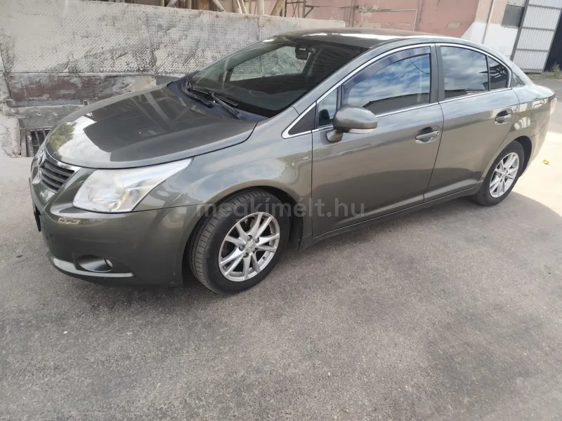 Toyota Avensis 2010