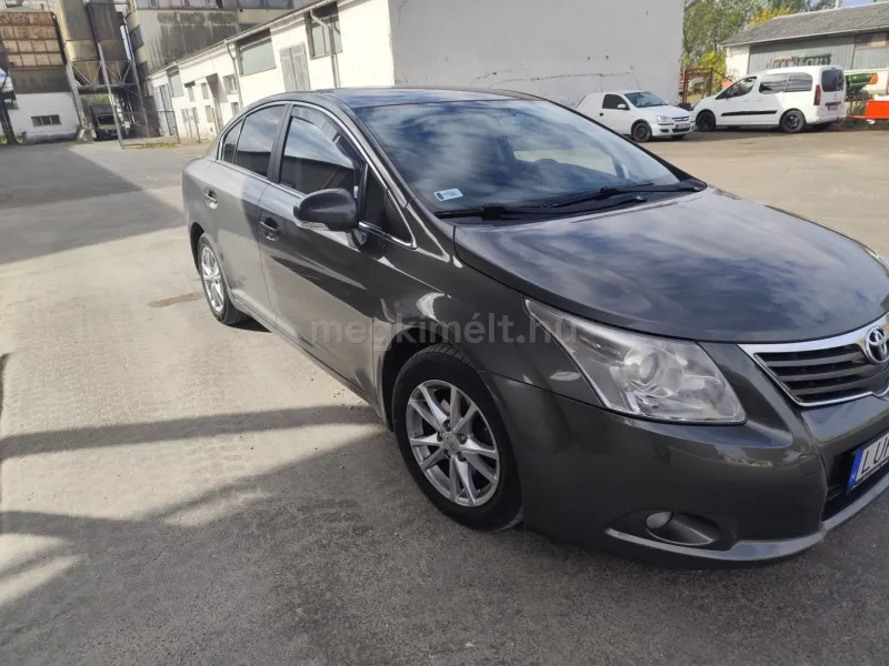 Toyota Avensis 2010