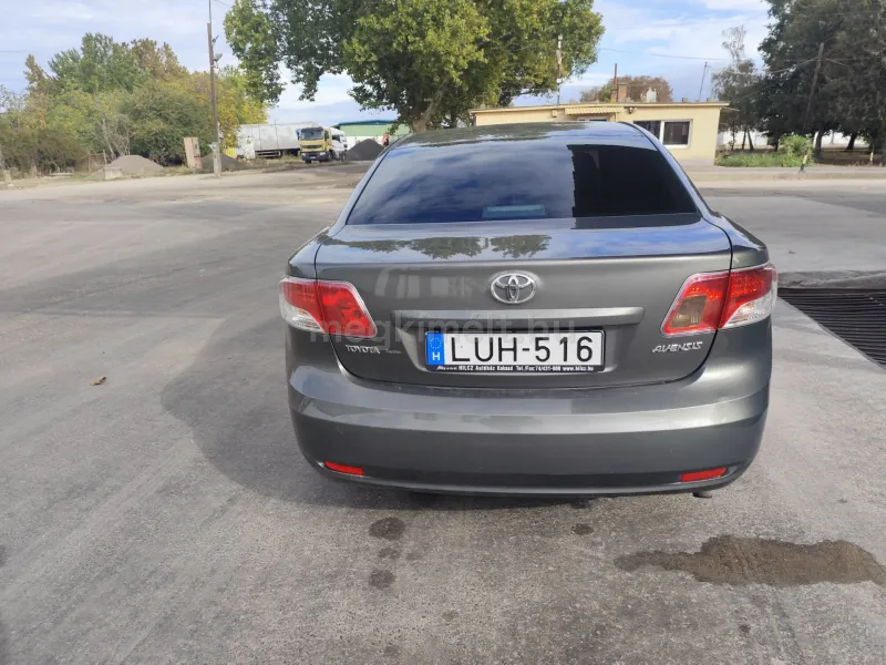 Toyota Avensis 2010