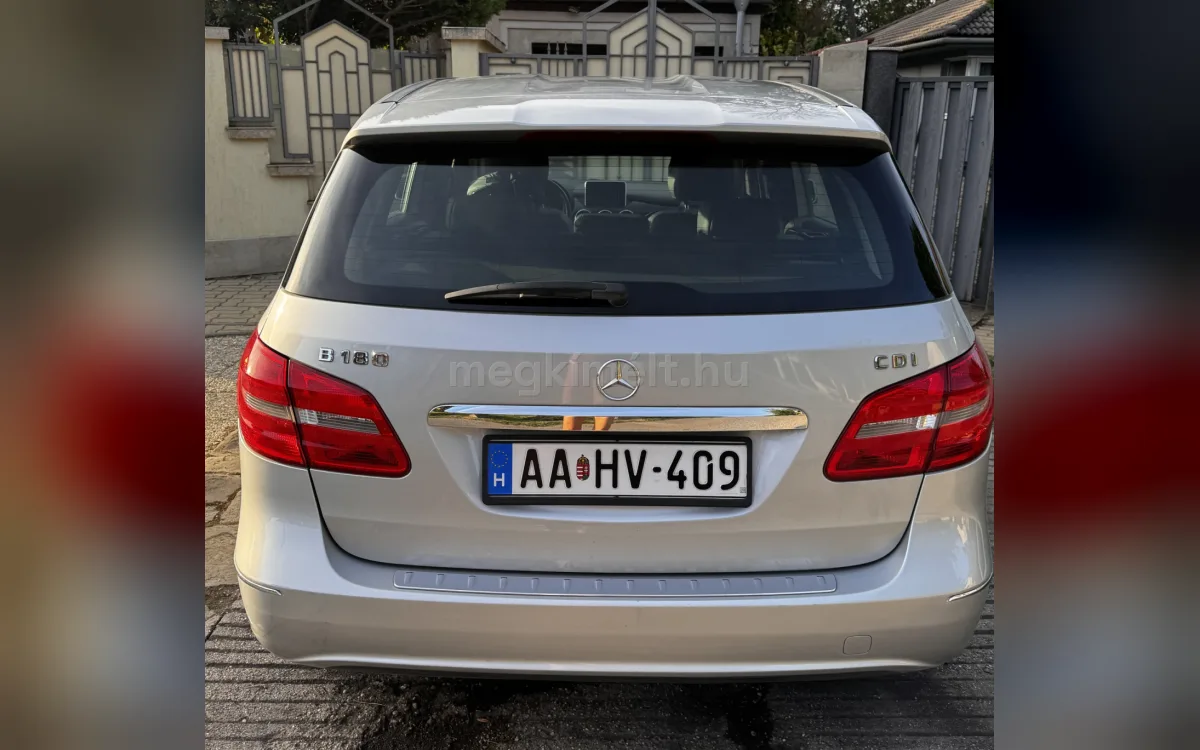 Mercedes-Benz B 180 2014