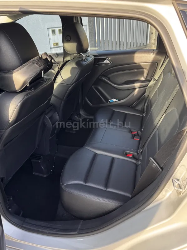 Mercedes-Benz B 180 2014