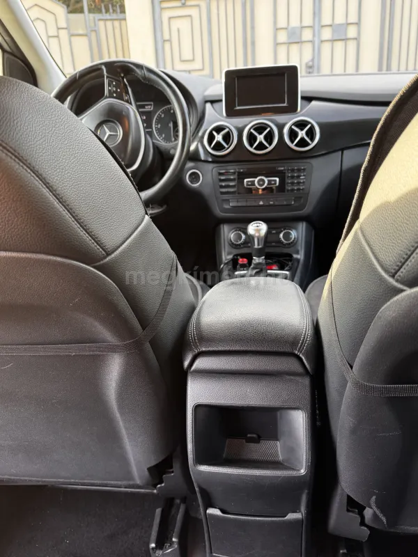 Mercedes-Benz B 180 2014