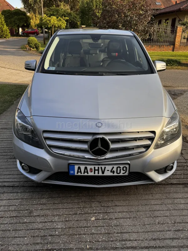 Mercedes-Benz B 180 2014