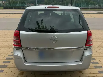 Opel Zafira 2009 (miniatűr)
