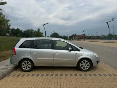 Opel Zafira 2009 (miniatűr)