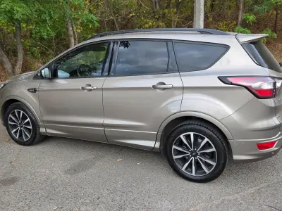 Ford Kuga 2019 (miniatűr)