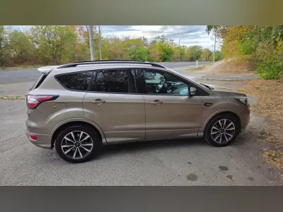 Ford Kuga 2019 (miniatűr)