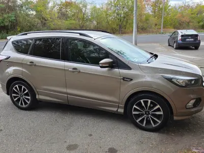 Ford Kuga 2019 (miniatűr)