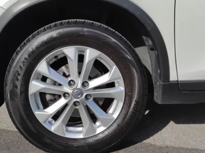 Nissan X-Trail 2016 (miniatűr)