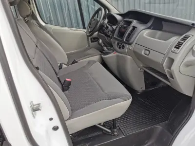 Opel Vivaro 2014 (miniatűr)