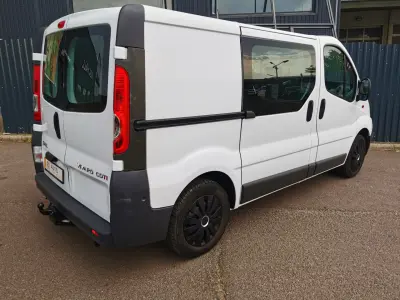 Opel Vivaro 2014 (miniatűr)