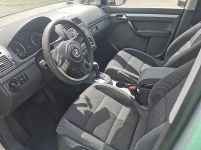 Volkswagen Touran 2012 (miniatűr)