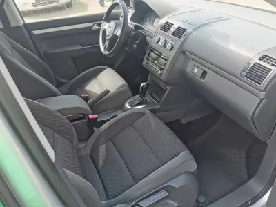 Volkswagen Touran 2012 (miniatűr)
