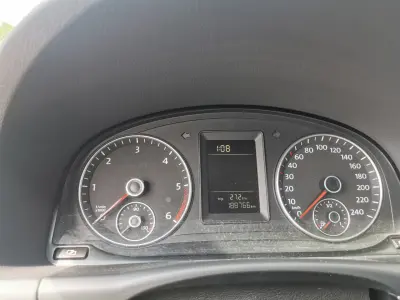 Volkswagen Touran 2012 (miniatűr)