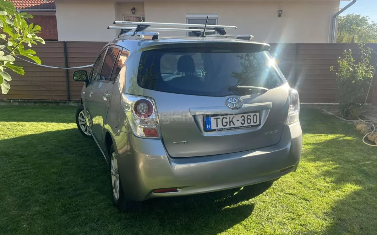 Toyota Verso 2012