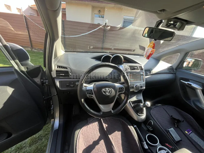 Toyota Verso 2012