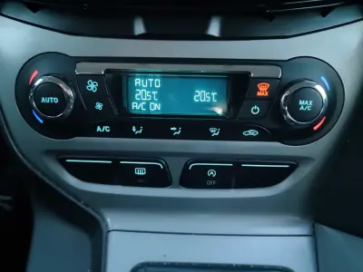 Ford Focus 2013 (miniatűr)
