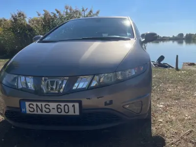 Honda Civic 2005 (miniatűr)