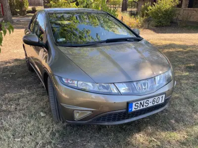 Honda Civic 2005 (miniatűr)