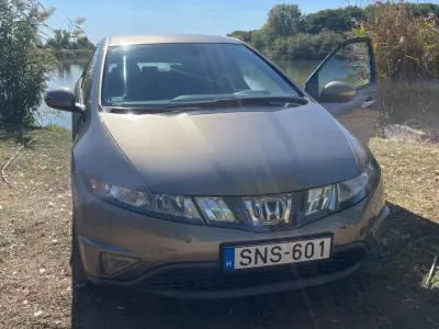 Honda Civic 2005 (miniatűr)