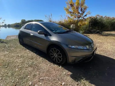 Honda Civic 2005 (miniatűr)