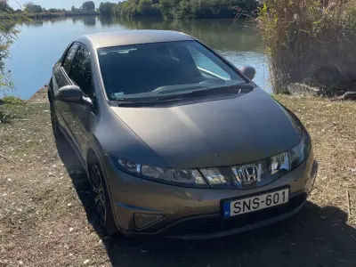 Honda Civic 2005 (miniatűr)