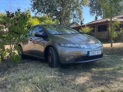 Honda Civic 2005 (miniatűr)