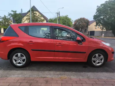 Peugeot 207 2009 (miniatűr)