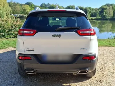Jeep Cherokee 2015 (miniatűr)