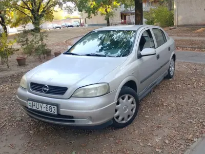 Opel Astra 1.2  benzin 5ajtos