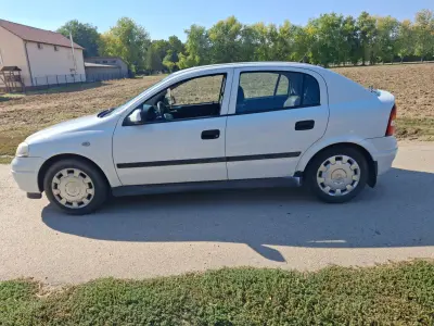 Opel Astra 2002 (miniatűr)