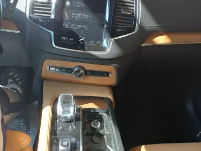 Volvo XC90 2020 (miniatűr)