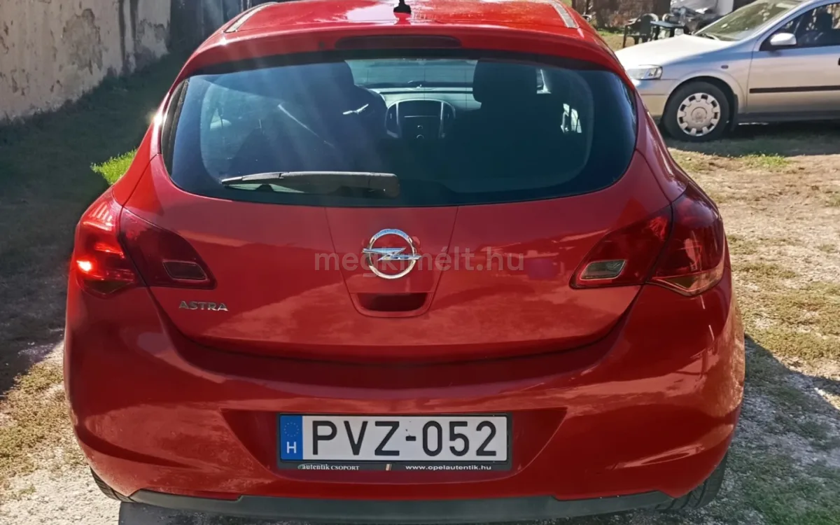 Opel Astra 2010