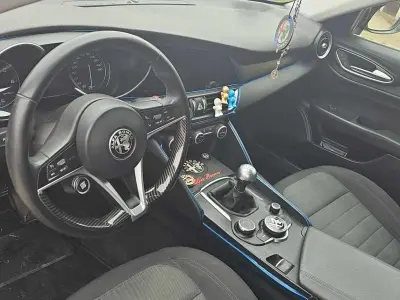 Alfa Romeo Giulia 2017 (miniatűr)