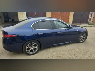 Alfa Romeo Giulia 2017 (miniatűr)