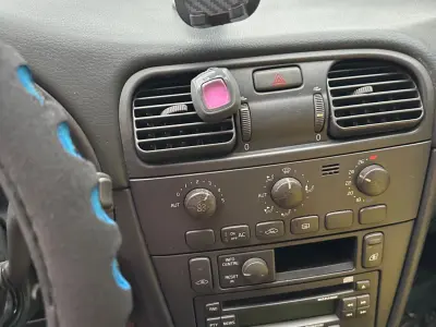 Volvo V40 2001 (miniatűr)