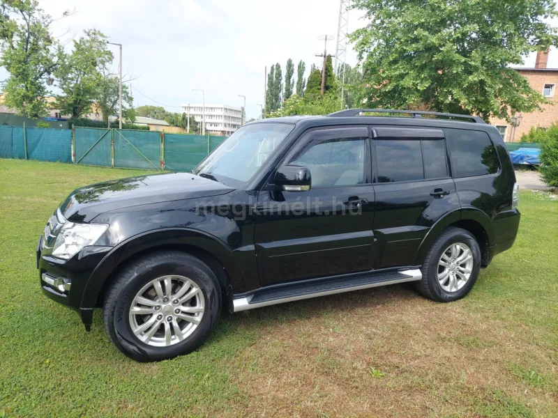 Mitsubishi Pajero 2016