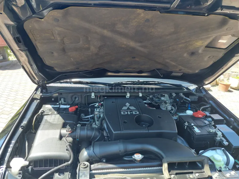 Mitsubishi Pajero 2016