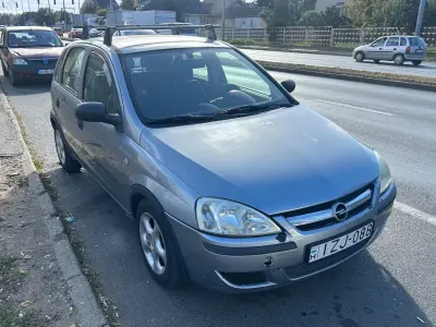 Opel Corsa 2004 (miniatűr)
