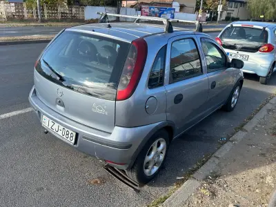 Opel Corsa 2004 (miniatűr)