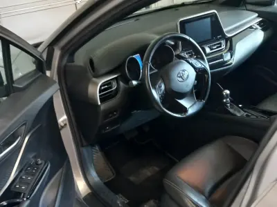 Toyota C-HR 2019 (miniatűr)