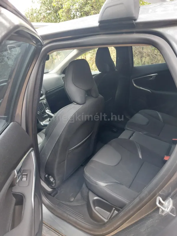 Volvo V40 2015